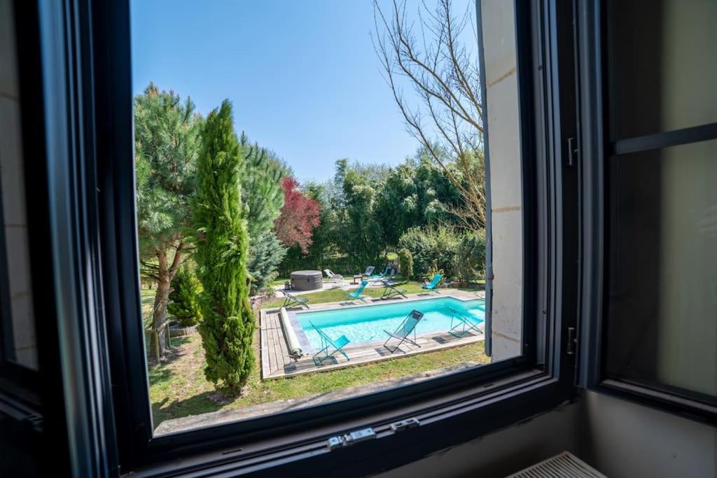 Le Clos Du Tilleul Fabuleuse Propriete 15 A 30 Pers Piscine Au Coeur D'Un Charmant Village Thilouze Ngoại thất bức ảnh